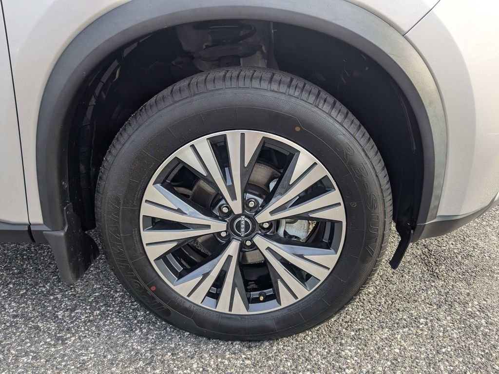 Used 2023 Silver Nissan SV image 11