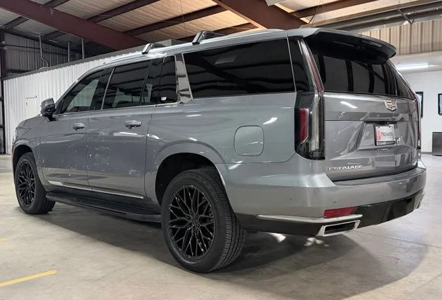 Used 2022 Gray Cadillac Premium image 9