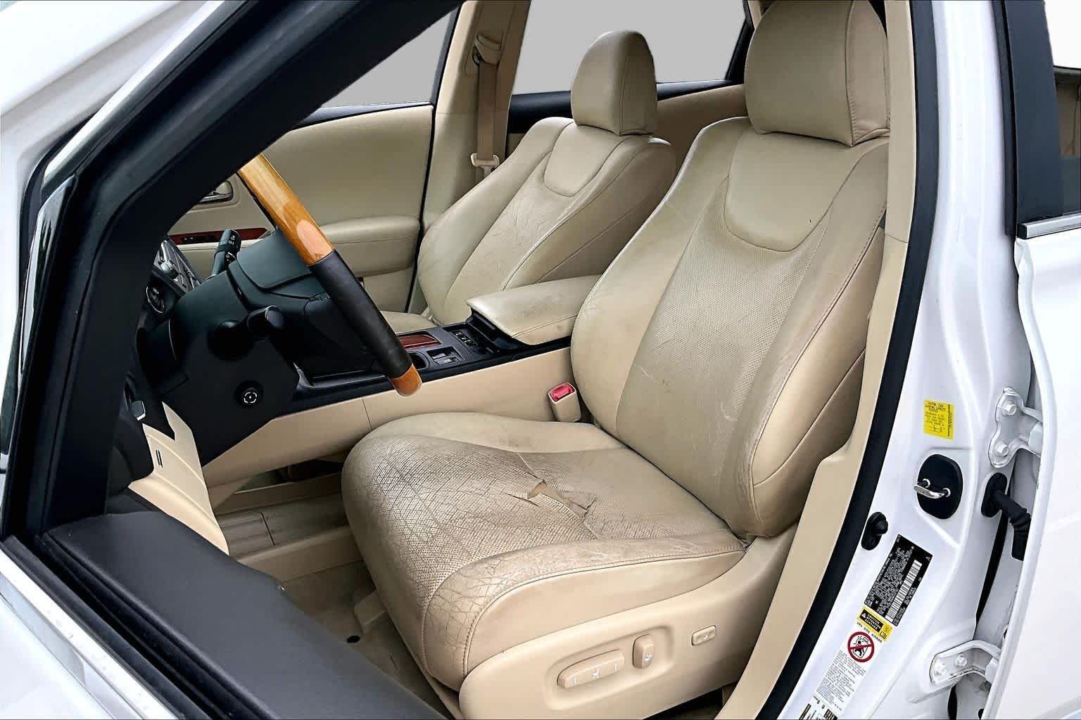Used 2010 Starfire Pearl Lexus  image 7