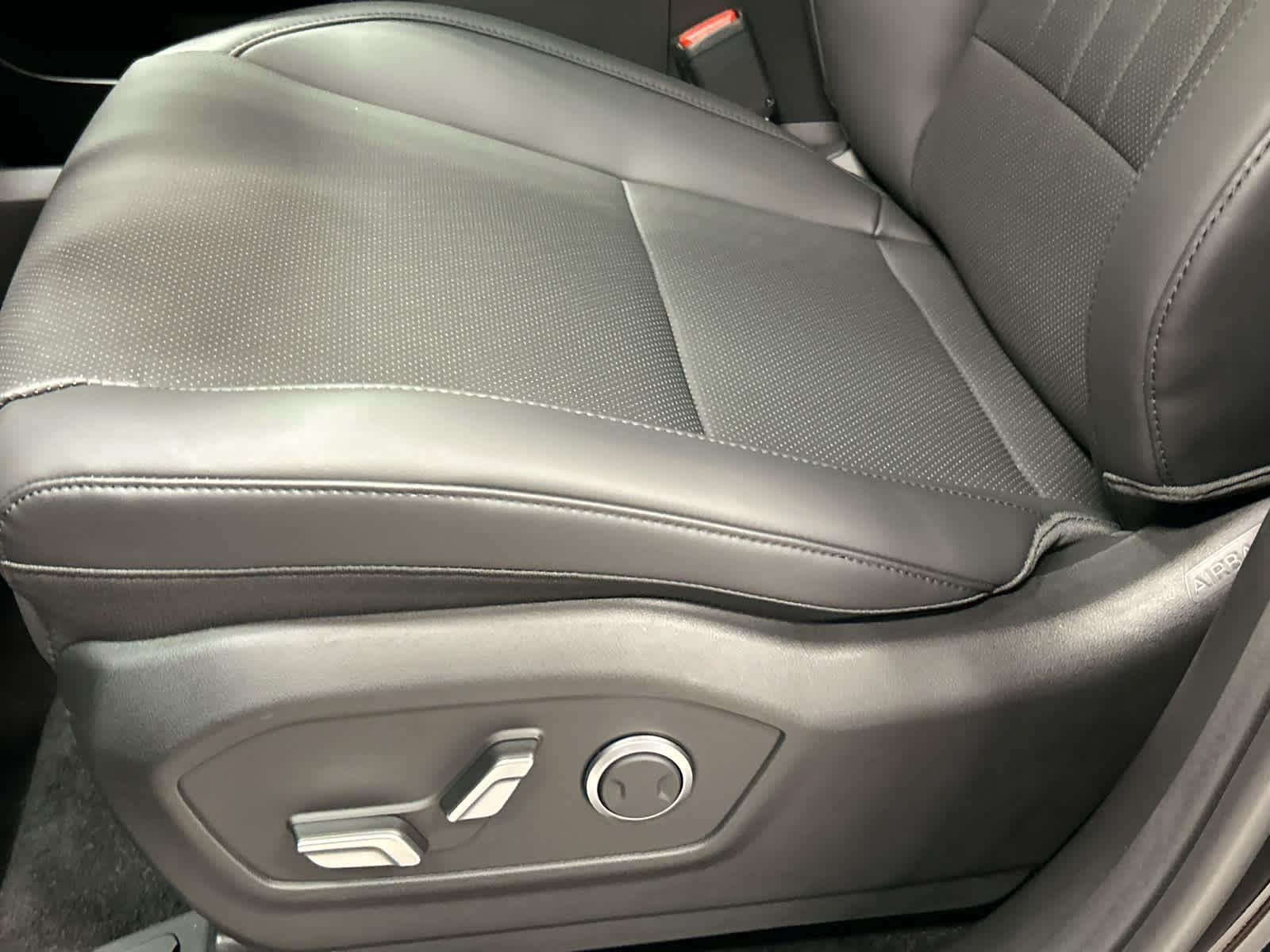 New 2026 Phantom Black Hyundai SEL image 33