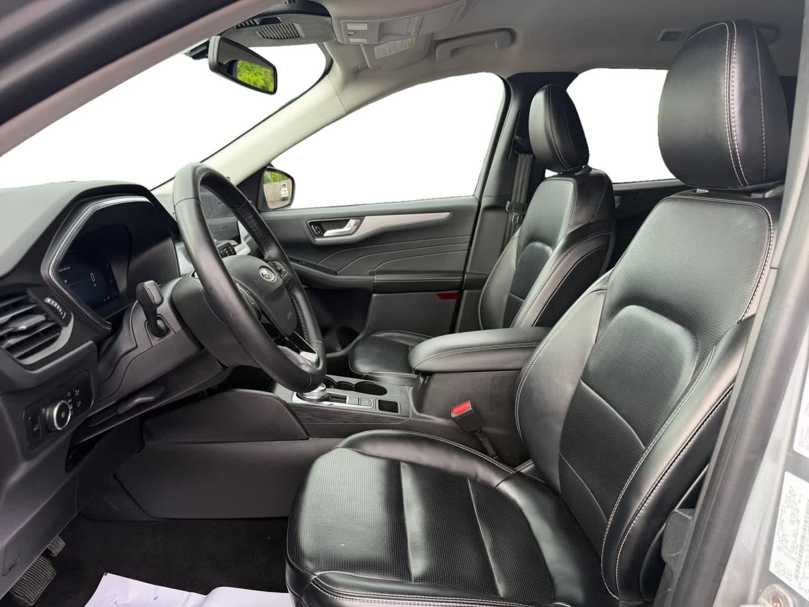 Used 2024 Iconic Silver Ford Platinum image 10