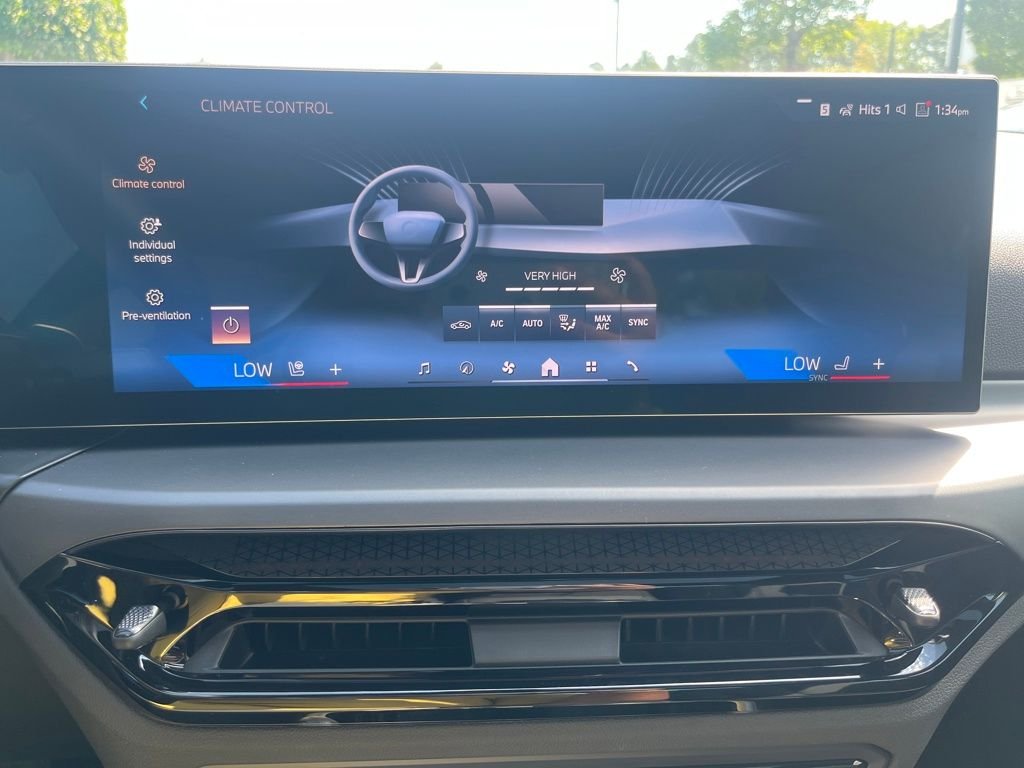 2025 BMW 2 Series 230i - Photo 25