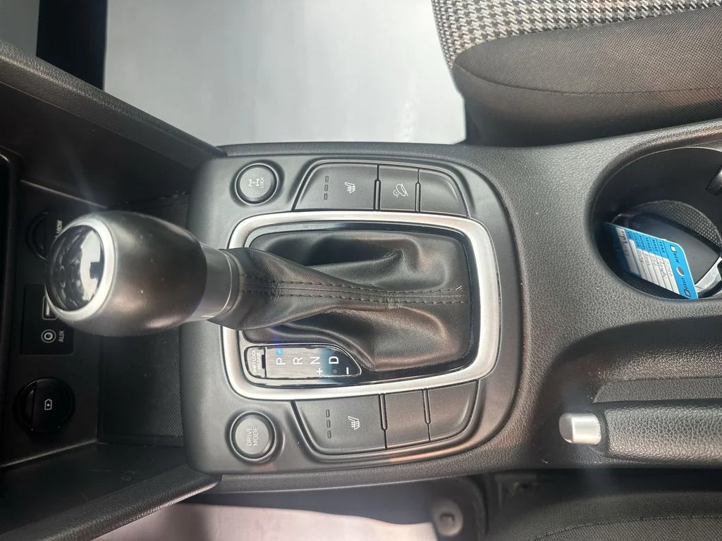 Used 2020 Gray Hyundai SEL image 26