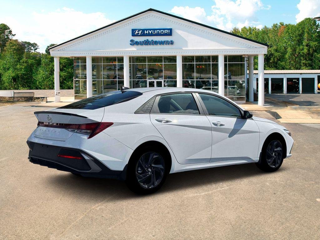 New 2026 White Hyundai SEL Sport Plus image 8