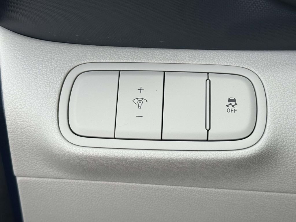 Used 2023 White Hyundai Limited image 20