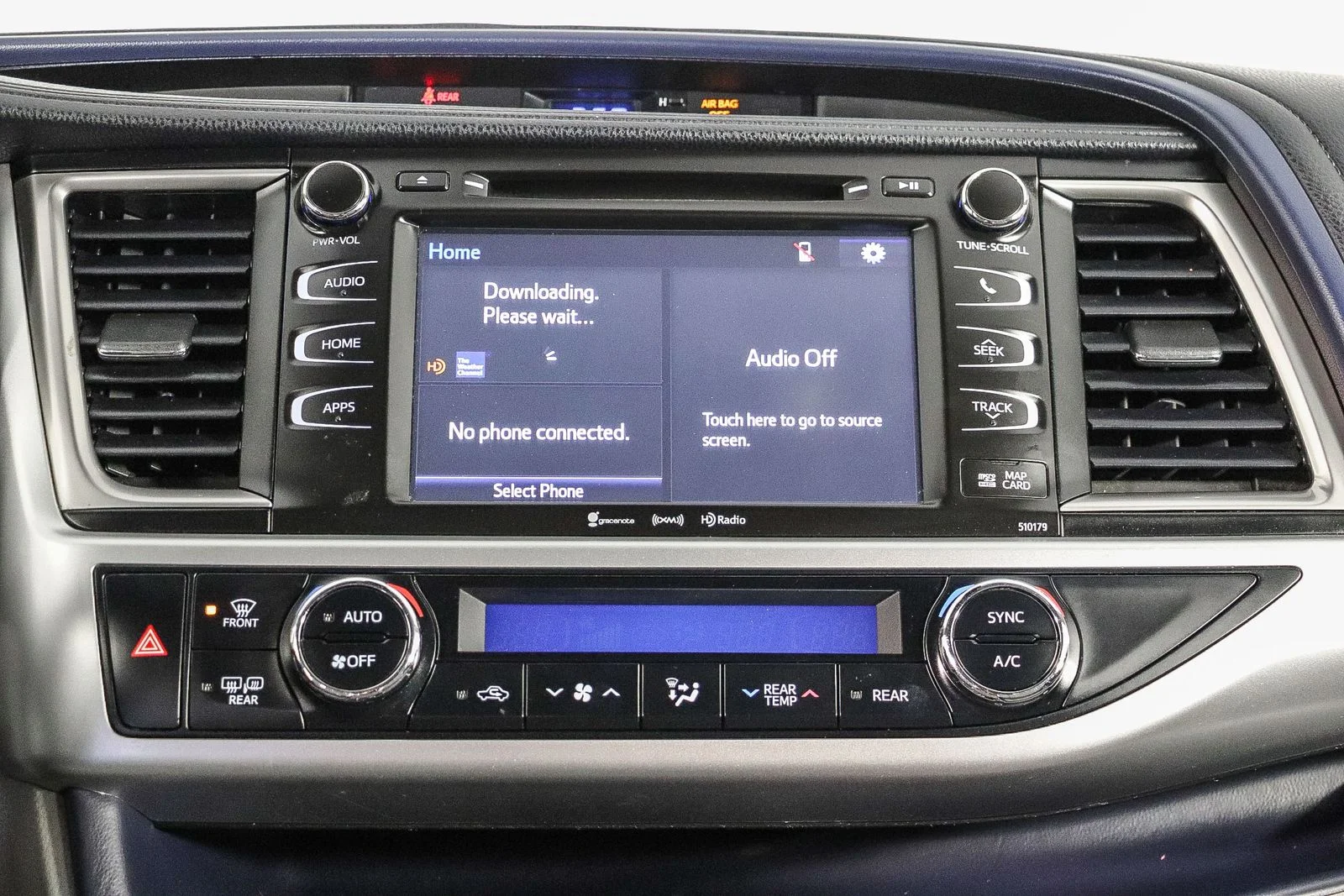Used 2018 White Toyota XLE image 12