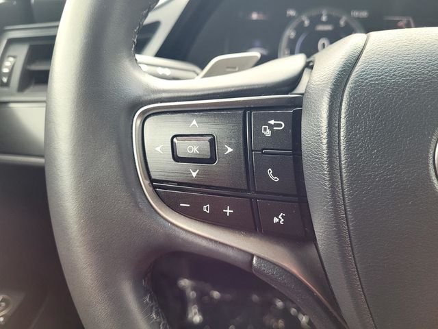 Used 2022 White Lexus 250 image 24