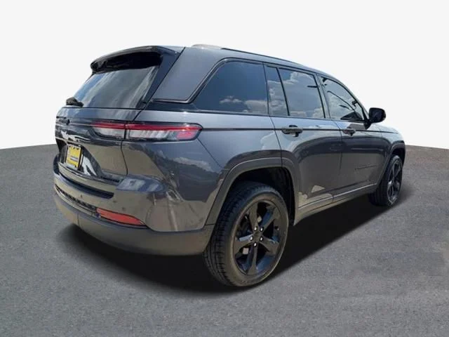 Used 2024 Gray Jeep Limited image 3