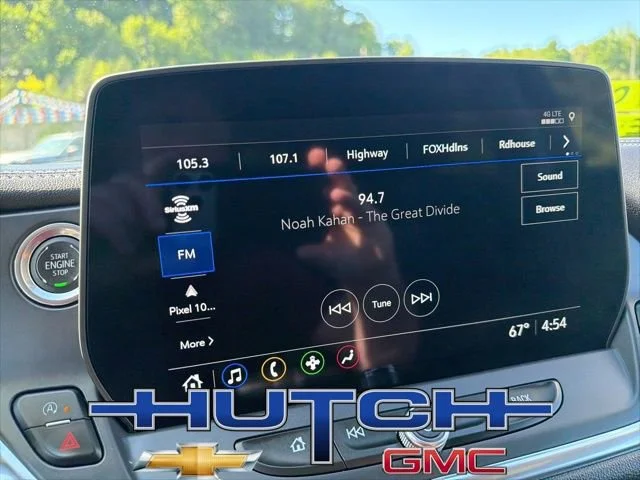 Used 2025 Summit White Chevrolet 2LT image 34