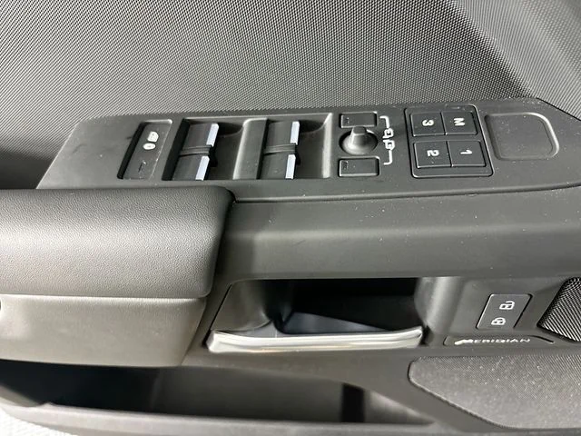 Certified Used 2025 Fuji White Land Rover S image 19