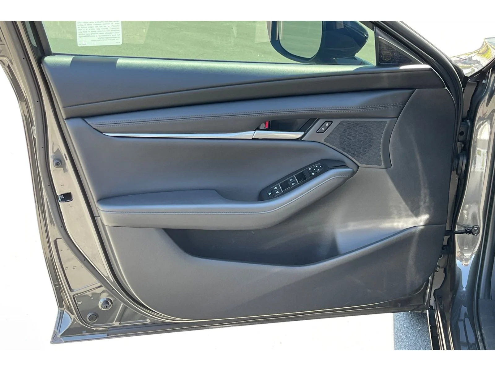 Used 2025 Machine Gray Metallic Mazda Select image 12