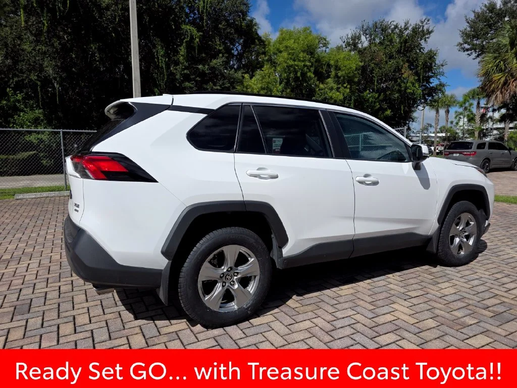 Used 2025 White Toyota XLE image 12