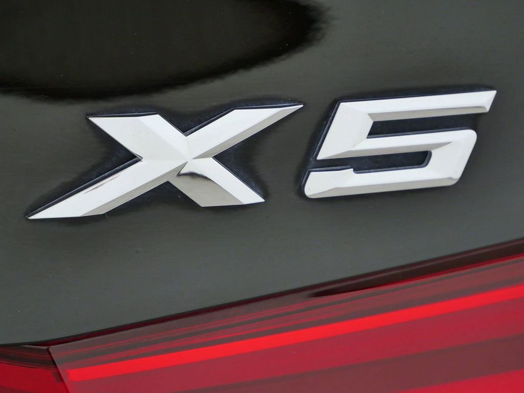 Used 2018 Black BMW xDrive35i image 16