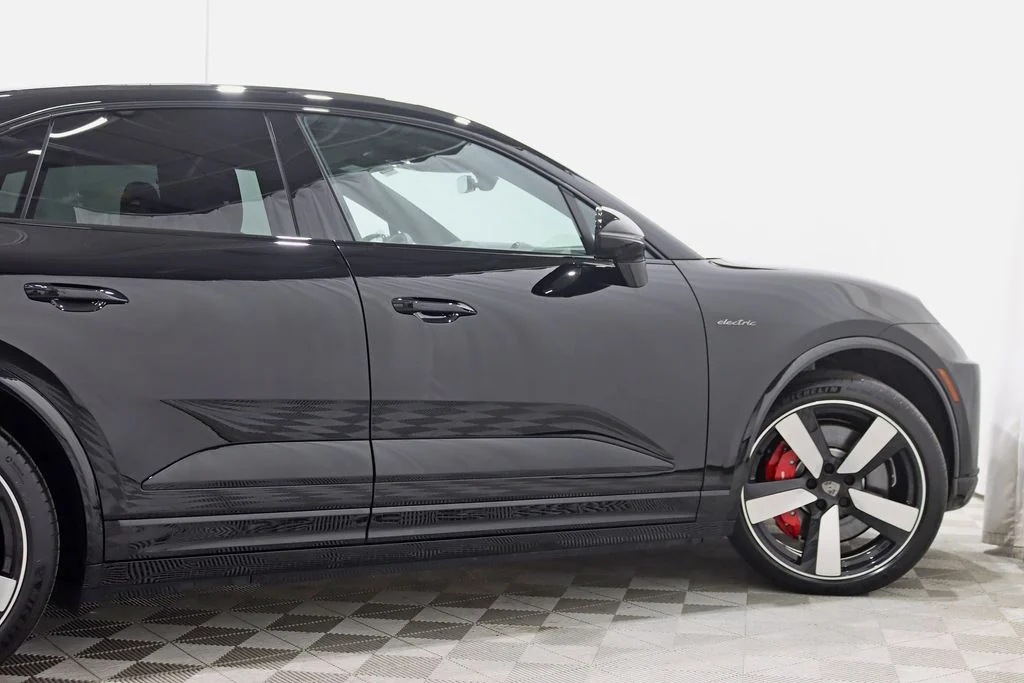 2025 Porsche Macan Electric Turbo