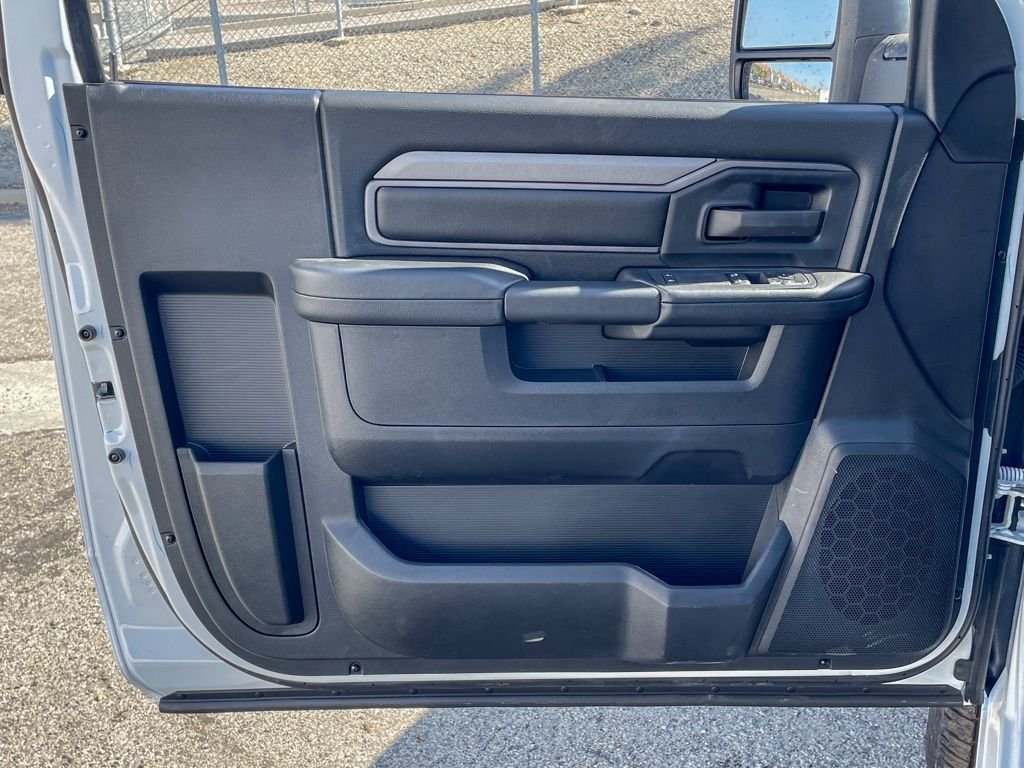 2025 RAM 3500 Chassis Tradesman - Photo 13