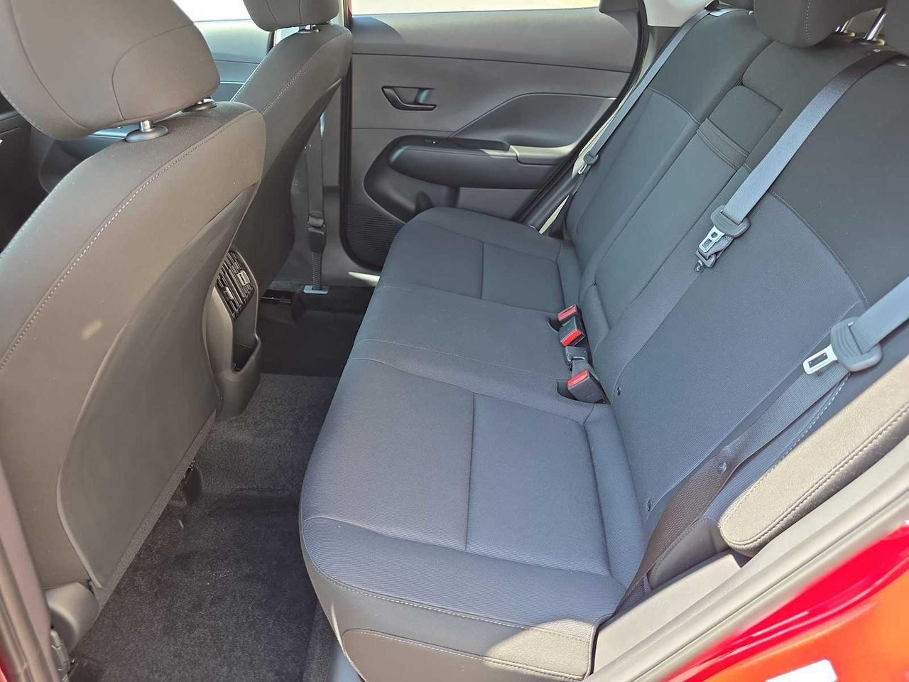 2025 Hyundai Kona SEL Convenience - Photo 21