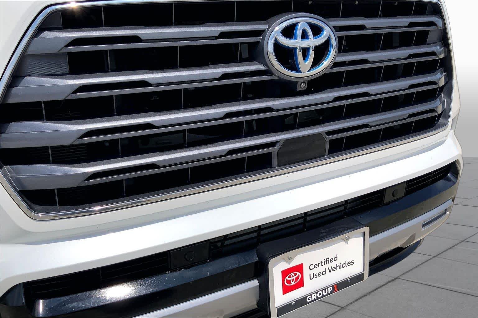 Used 2023 Wind Chill Pearl Toyota Limited image 29
