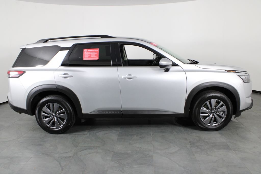 2024 Nissan Pathfinder SV - Photo 14