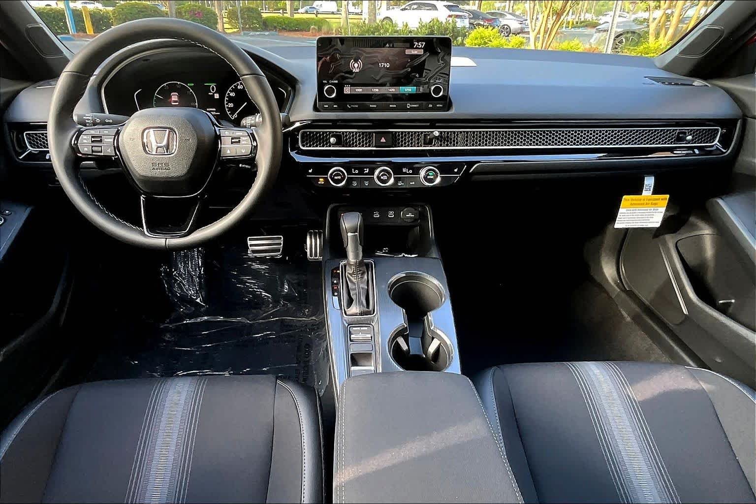 View vehicle photo 5