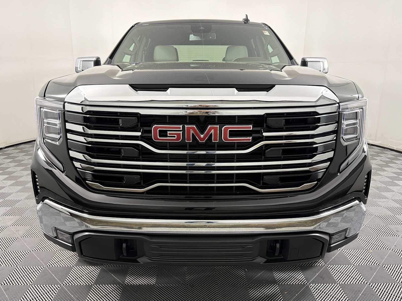 New 2026 Onyx Black GMC SLT image 2
