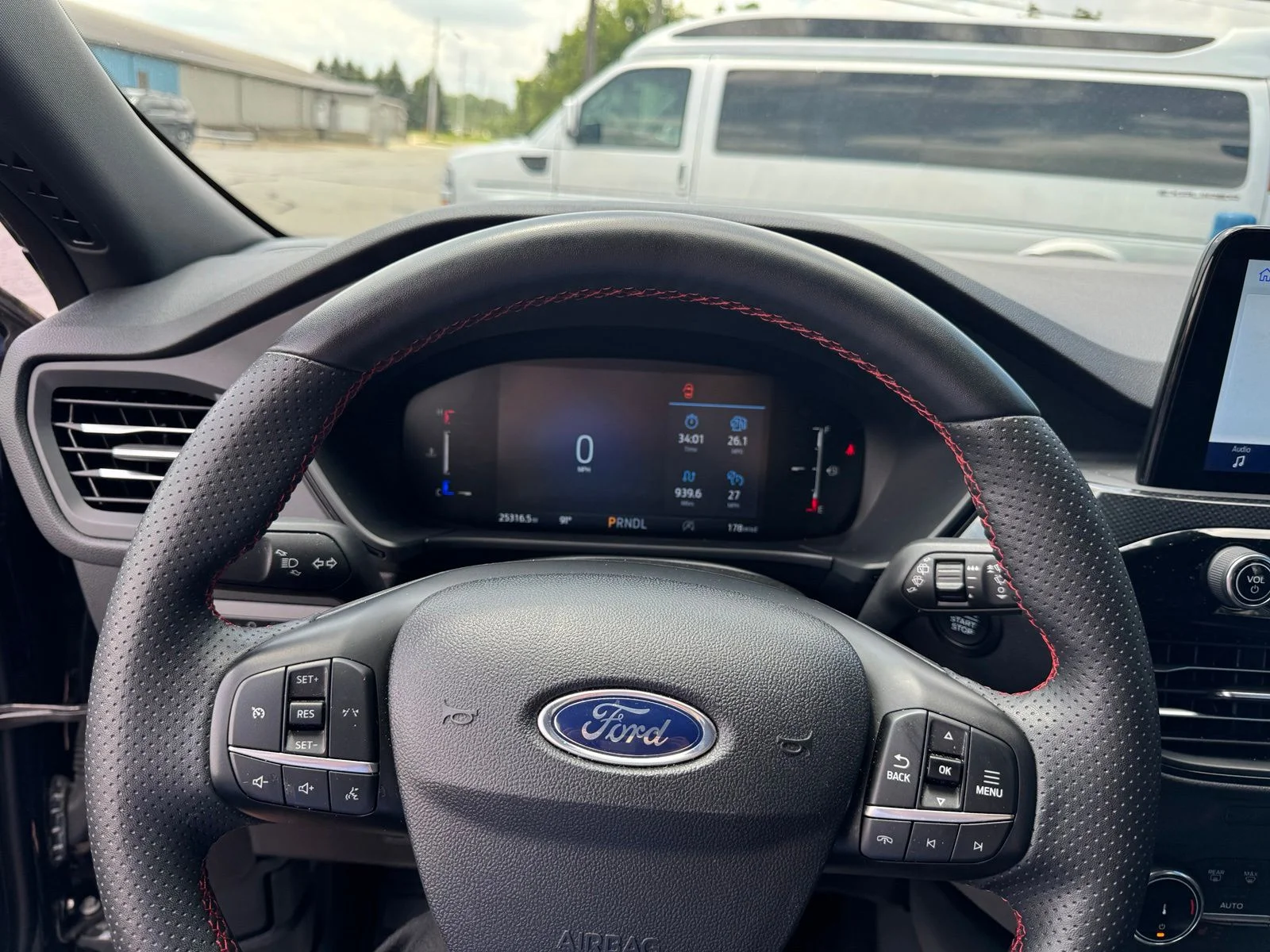 2025 Ford Escape ST-Line Select - Photo 12