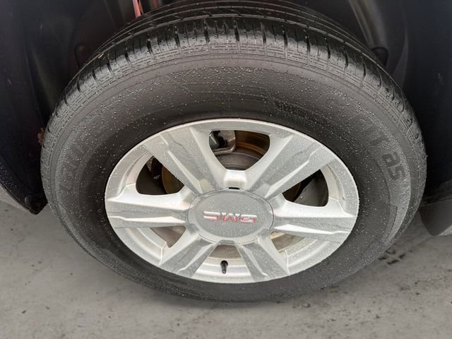Used 2015 White GMC SLE-1 image 14