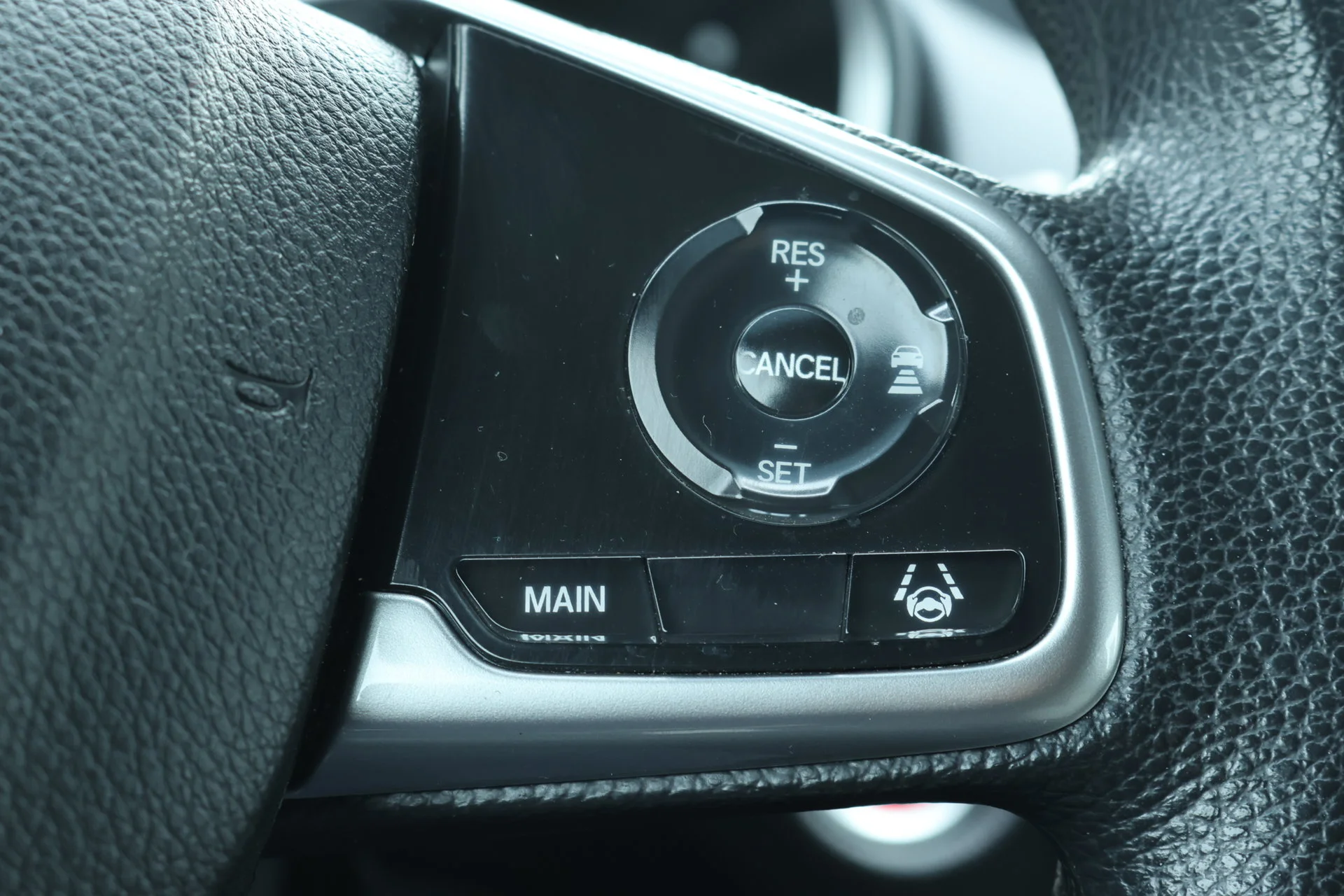 Used 2020  Honda EX image 10