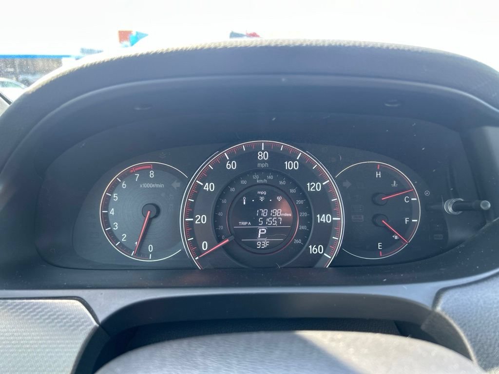 Used 2017 White Honda EX-L image 25