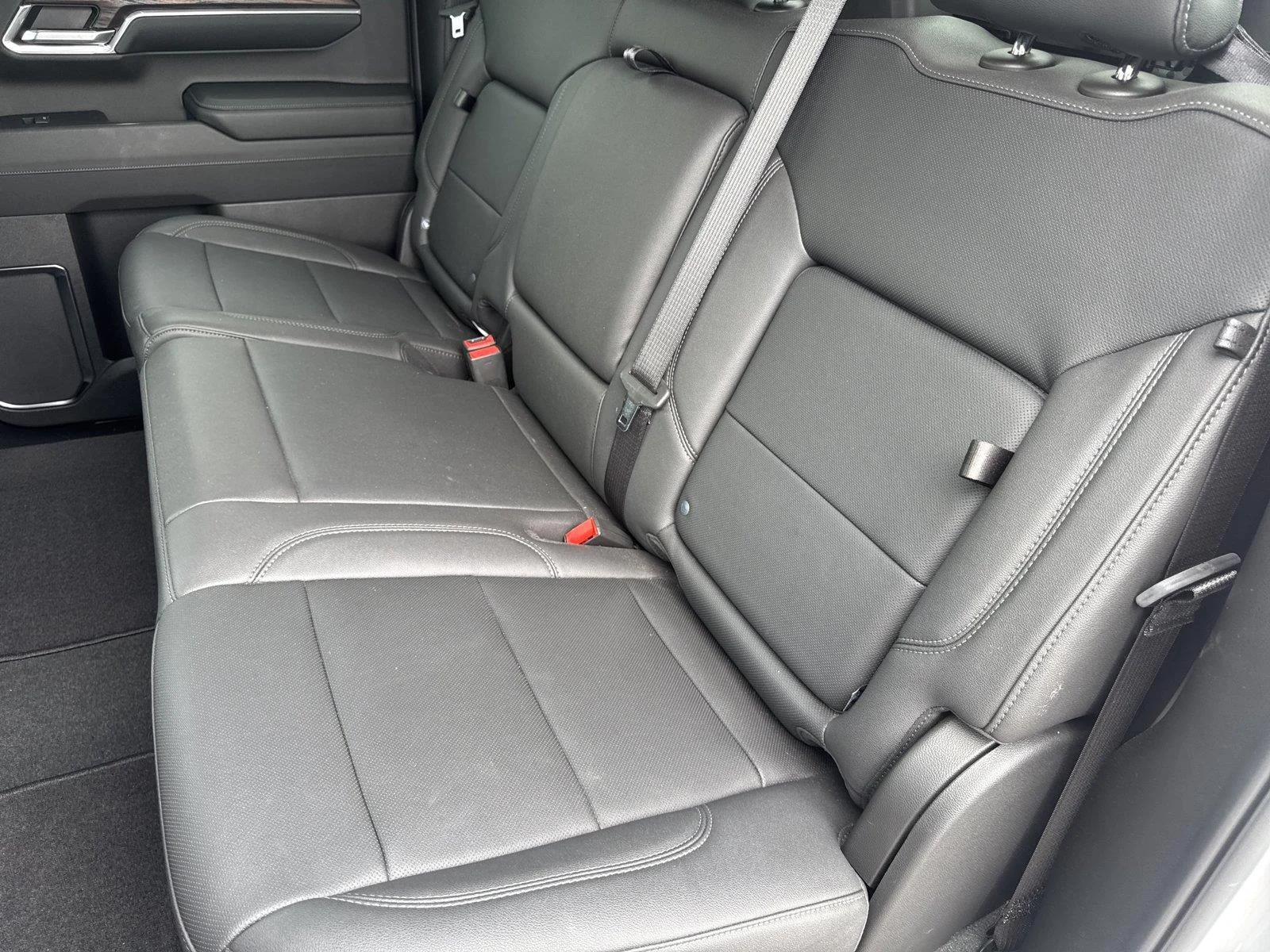 Used 2024 Summit White GMC SLT image 31