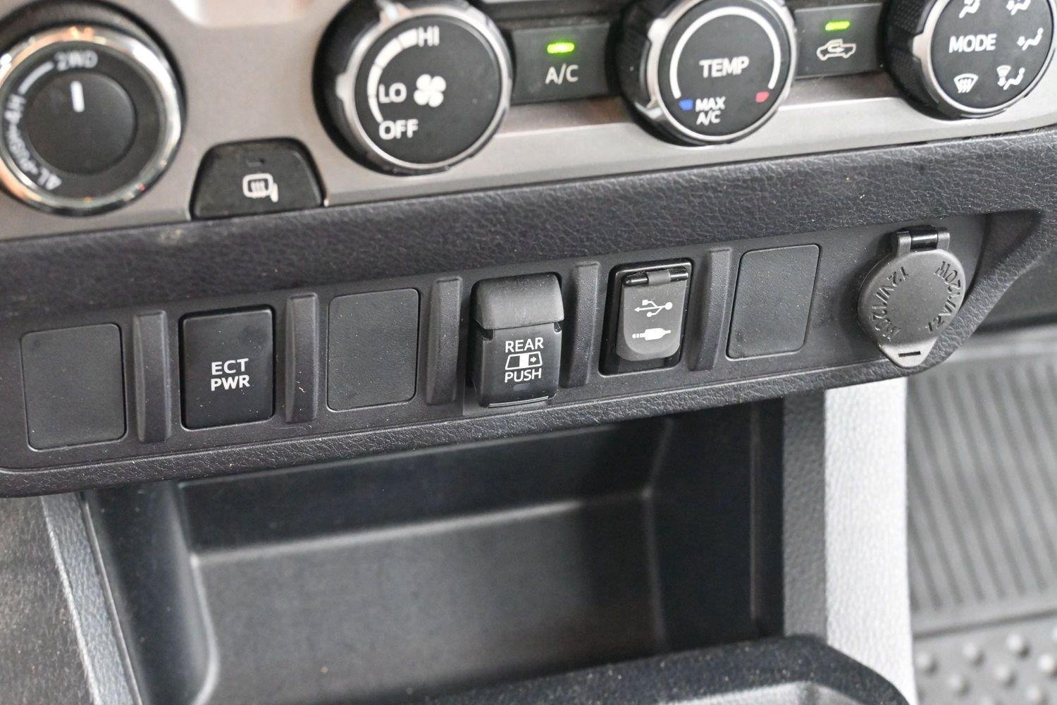 Used 2019 Silver Sky Metallic Toyota SR image 23