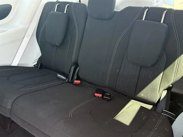 2023 Chrysler Voyager LX - Photo 22