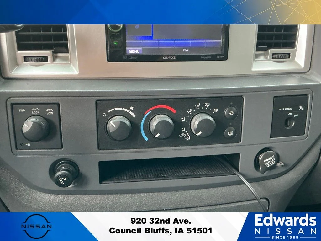 Used 2007 Gray Dodge SLT image 19
