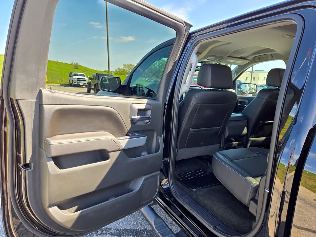 Used 2017 Black Chevrolet LT image 25