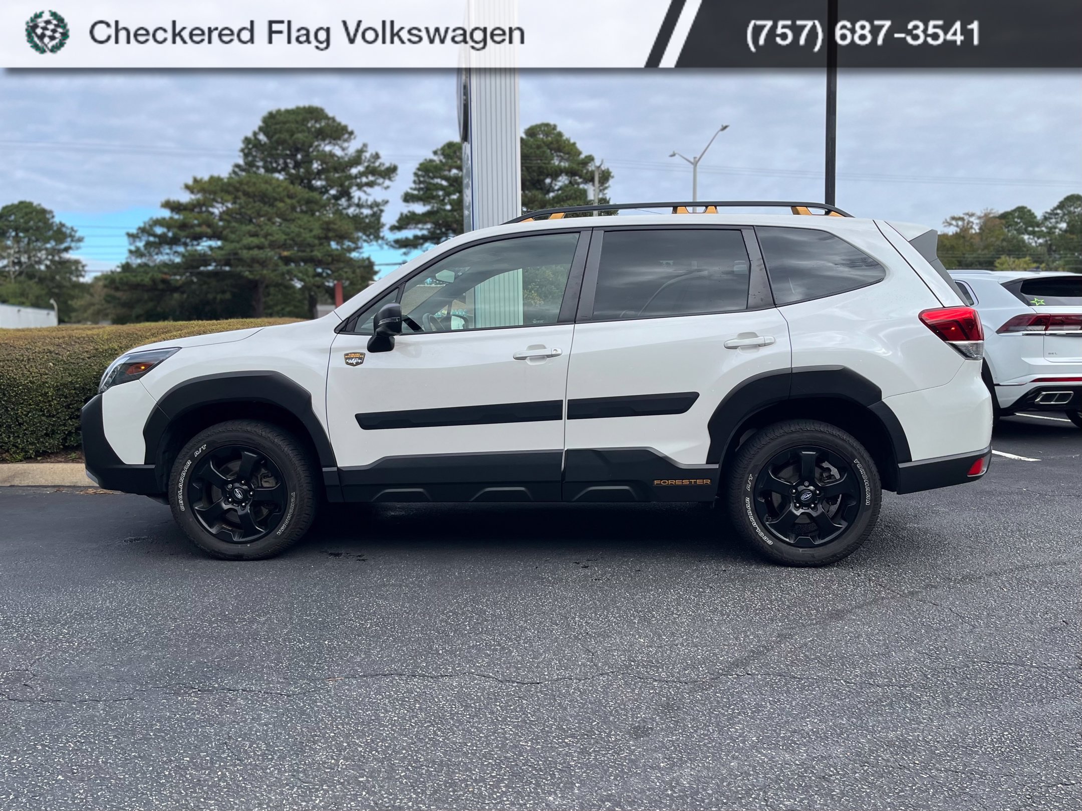 Used 2024 Crystal White Pearl Subaru Wilderness image 4