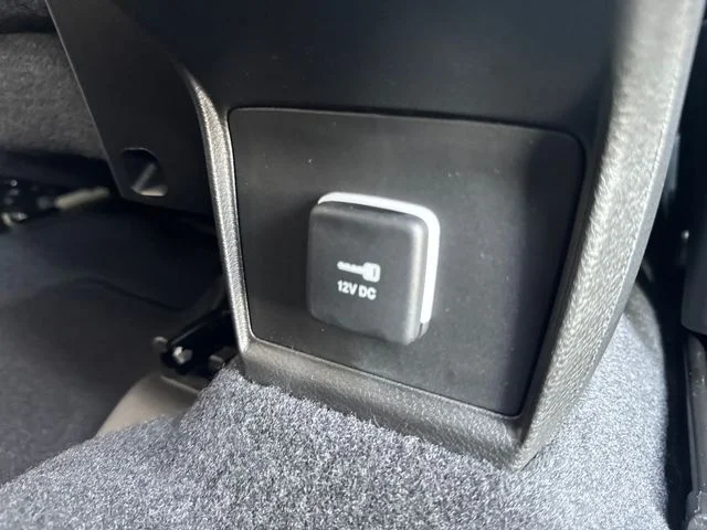 New 2026 White Jeep Latitude image 33