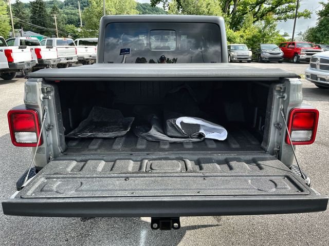Used 2022 Gray Jeep Overland image 21