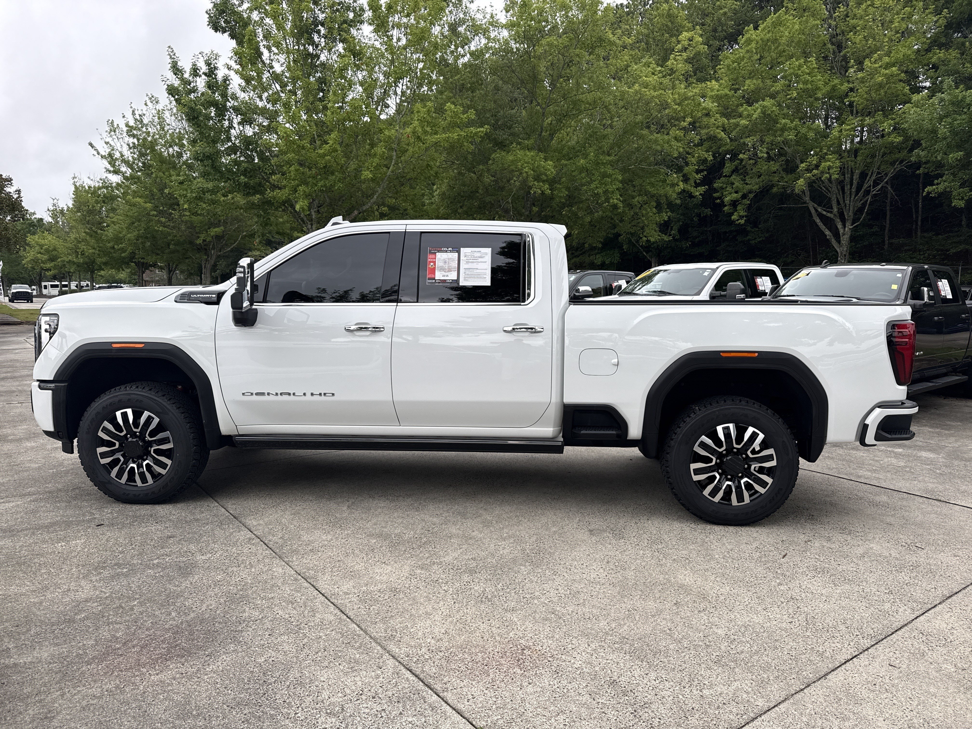 Used 2024 Summit White GMC Denali Ultimate image 4