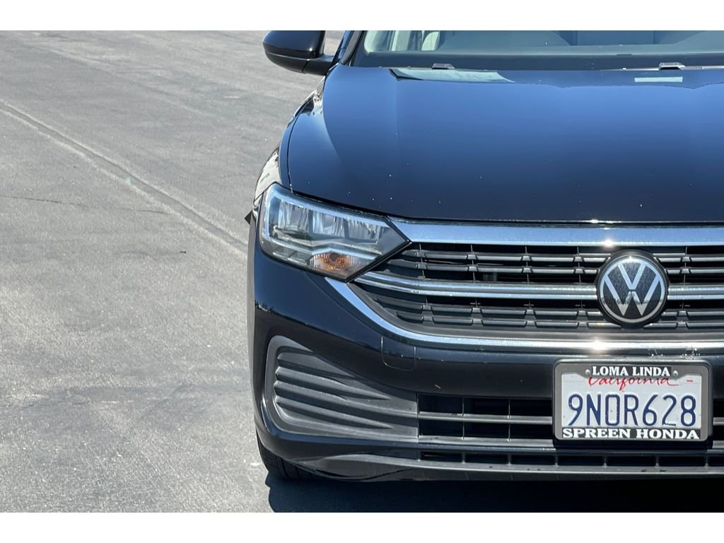 Used 2023 Deep Black Pearl Volkswagen SE image 10