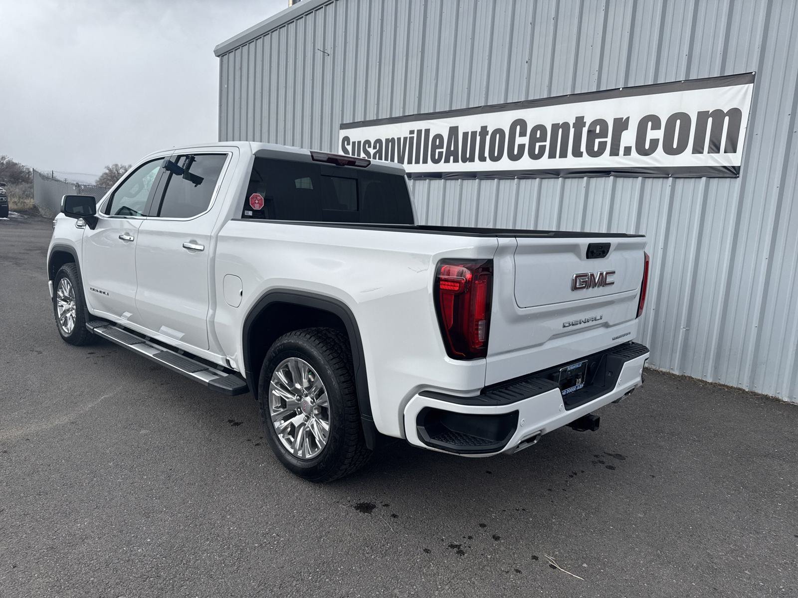 Used 2024 White GMC Denali image 8