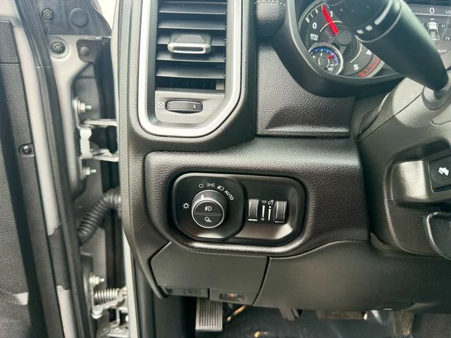 Used 2024 Silver Ram Laramie image 23