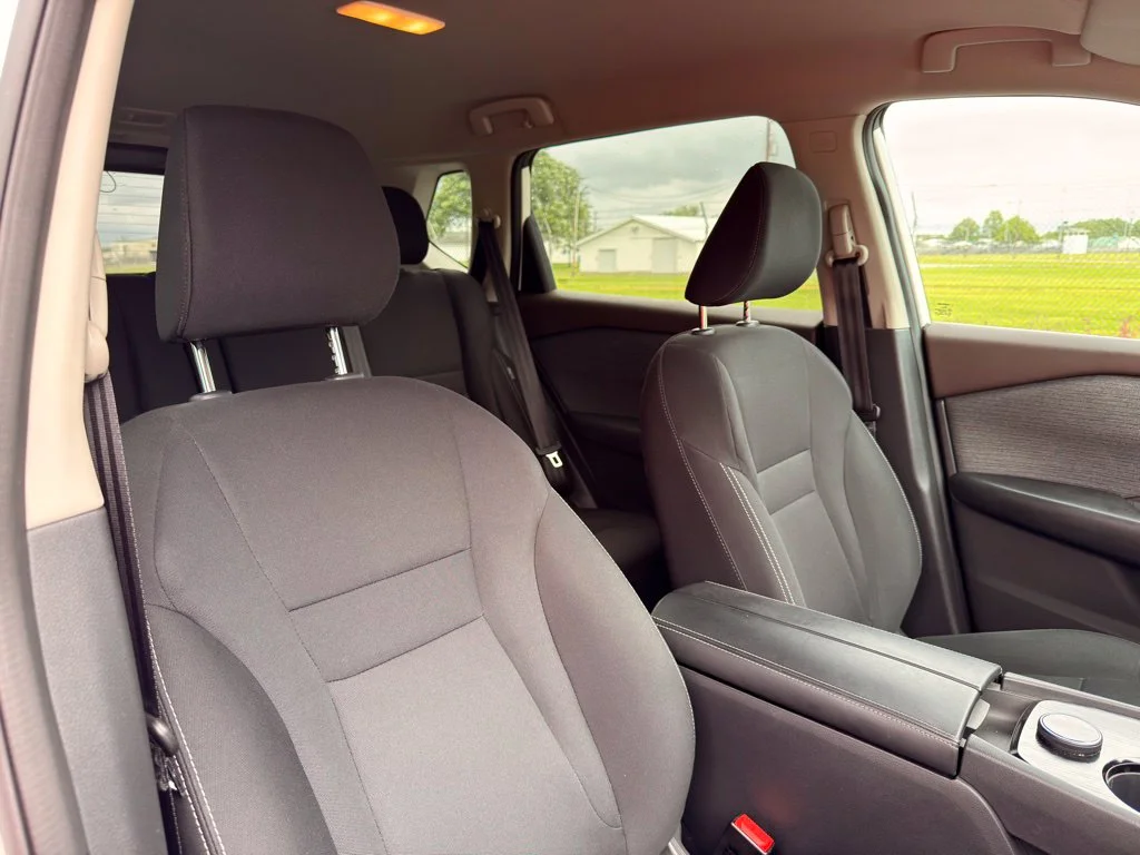 Used 2023 White Nissan S image 36