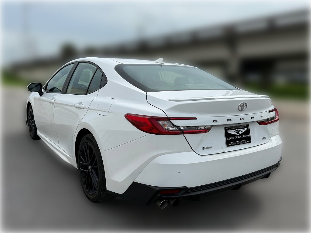 Used 2025 Ice Cap Toyota SE image 3