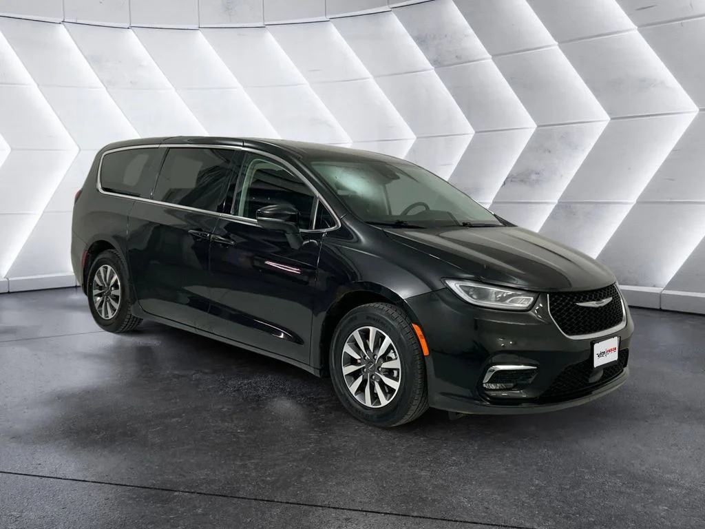 2023 Chrysler Pacifica Hybrid