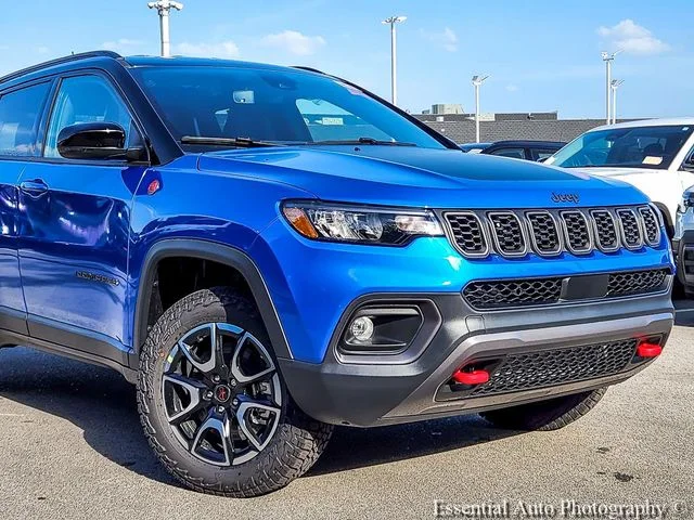 New 2026 Hydro Blue Pearl-Coat Exterior Paint Jeep Trailhawk image 2