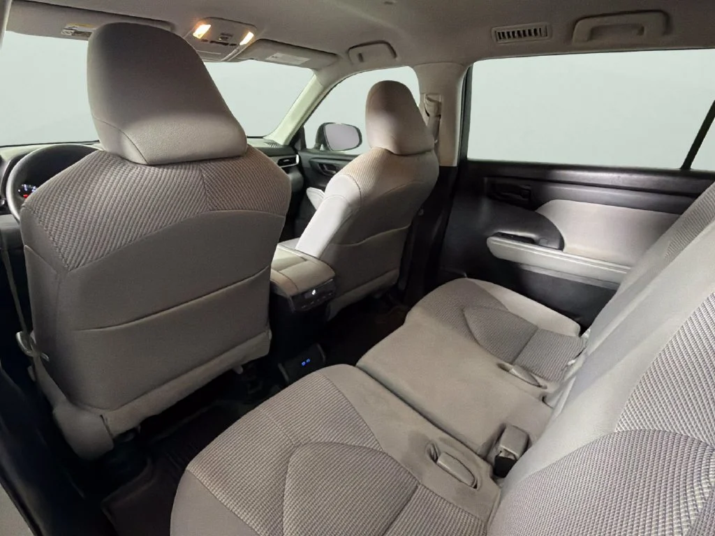 Used 2022 Silver Toyota L image 25