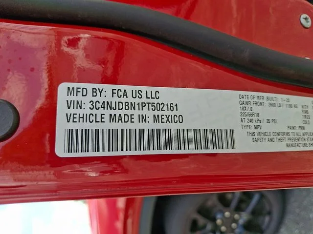 Used 2023 Red Jeep Latitude image 27