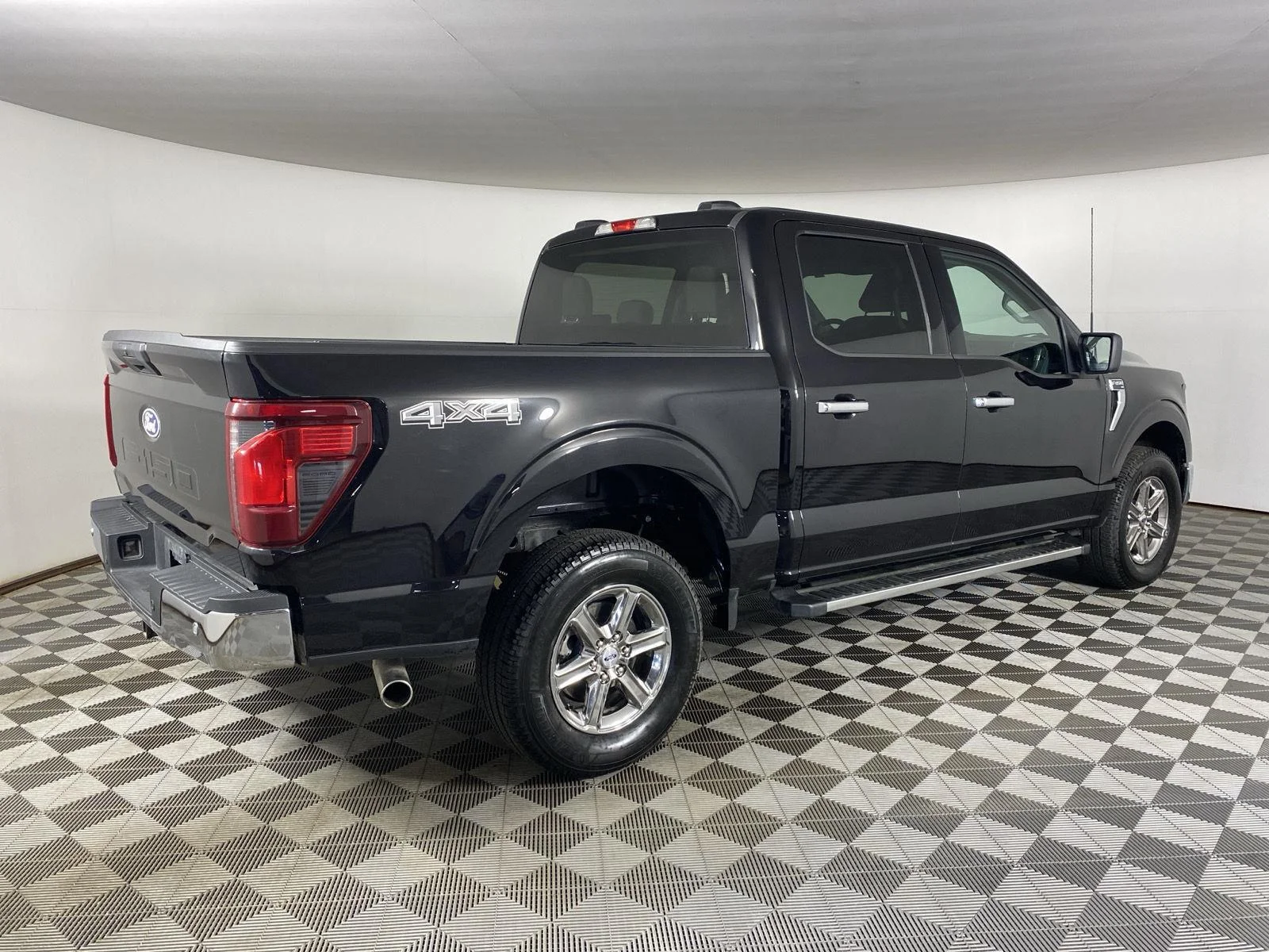 Used 2025 Agate Black Ford XLT image 10