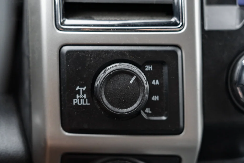 Used 2020 Black Metallic Ford Lariat image 19