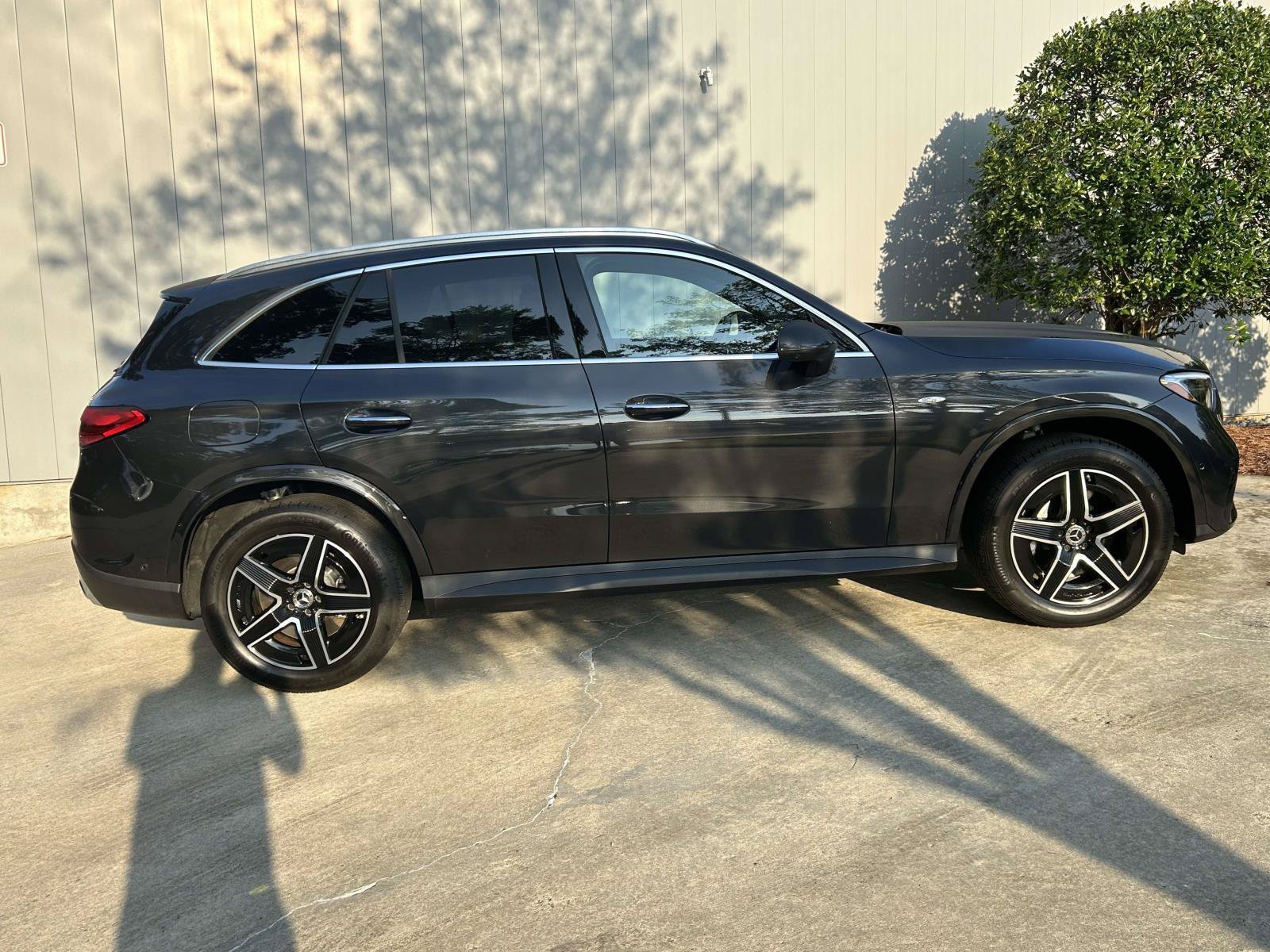 Certified Used 2025 Graphite Grey Metallic Mercedes-Benz GLC 350e 4MATIC® SUV image 5
