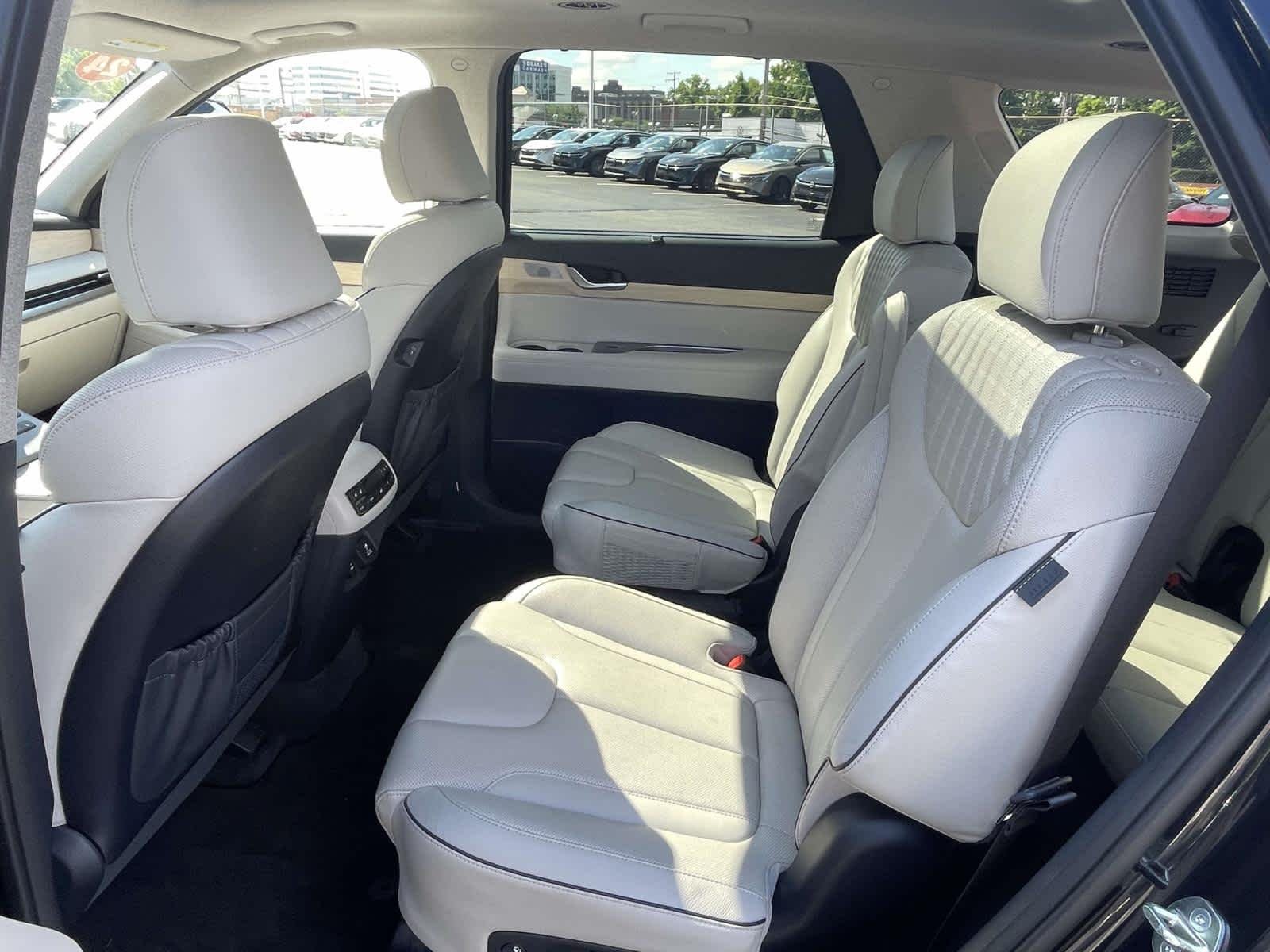 Used 2024 Moonlight Cloud Hyundai Limited image 26